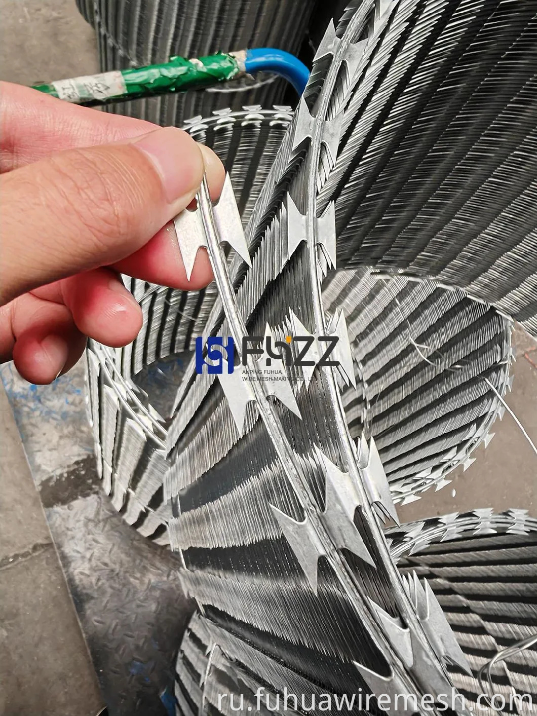 BTO-22 Concertina Razor Wire, 450 мм оцинкованная бритвенная проволока, стальная бритва с высокой безопасности для ограждения